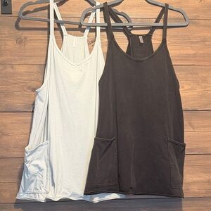 Women’s Racerback Pocket Tank Top - Black and Light Blue